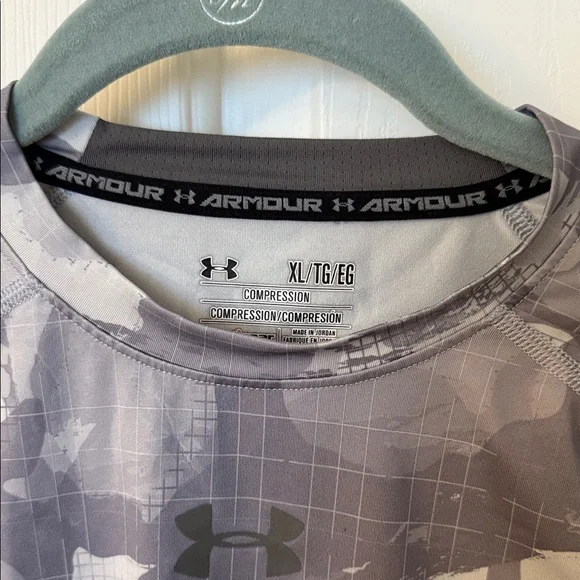 Under Armour Gray Camouflage Compression Top - Picture 1 of 4